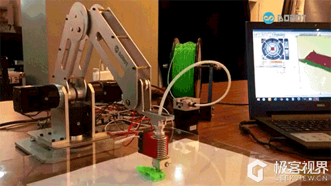 1444720377534140.gif 1444659385219514.gif