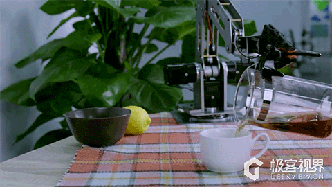 1444725512721075.gif 1444659413815228.gif